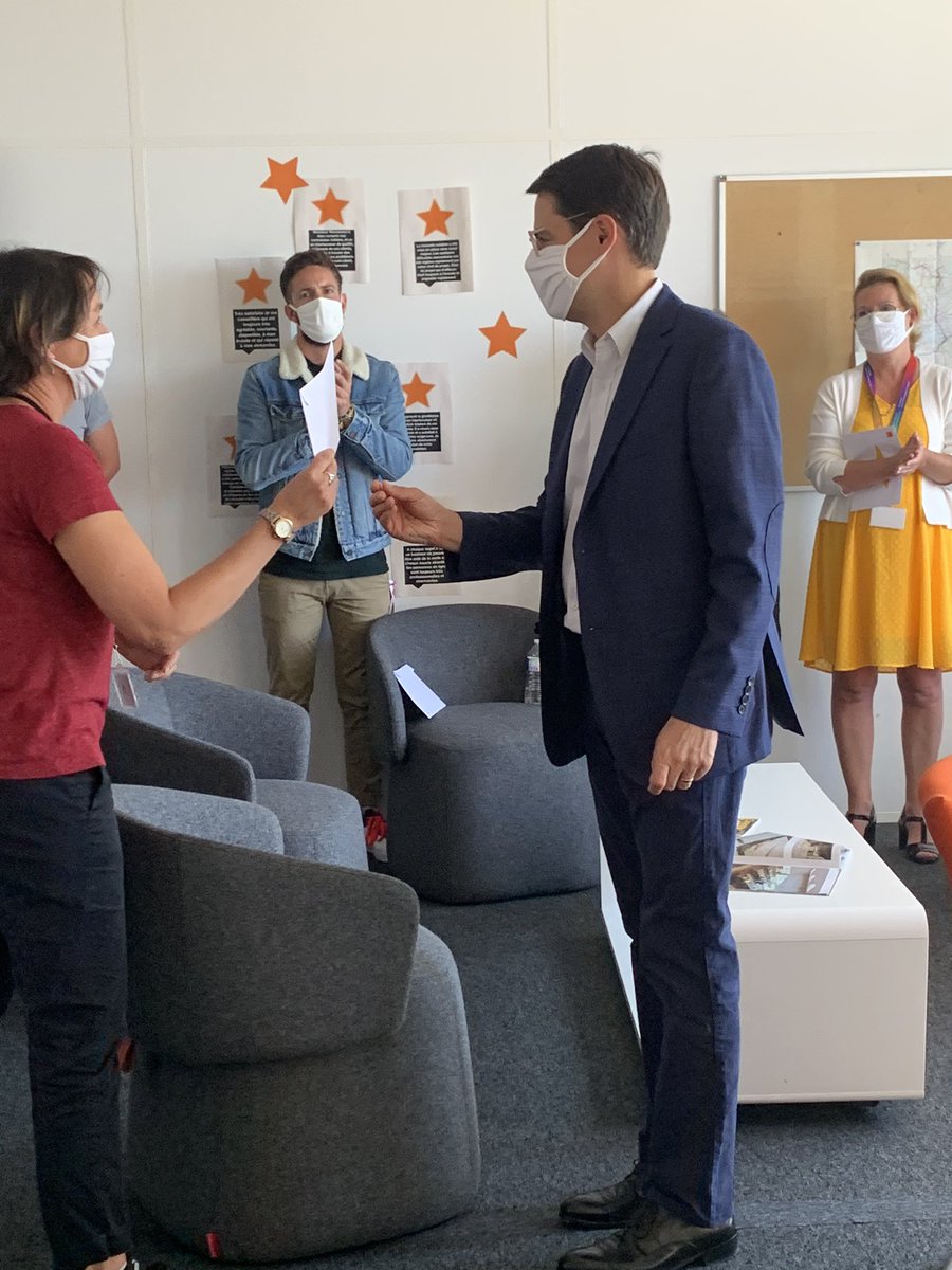 thefloguillet's tweet photo. « Des étoiles dans les verbatim de nos clients ». Félicitations à tous nos gagnants qui font de la satisfaction client un objectif incontournable.
#MasqueObligatoire #ExperienceAmazing 
@Laurent_Herr @pierreclement_ @OrangePaysLoire https://t.co/28i6muwS6l