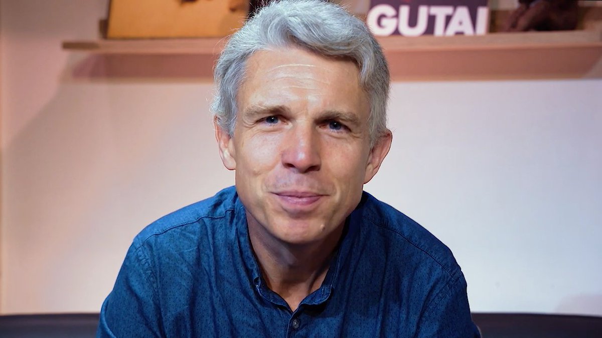 Inalco's tweet image. Michael Lucken, historien de l'art et professeur à l'Inalco, explore le thème de l'hybridité au sein de l'art moderne et contemporain japonais dans #LeStudio de la @MCJP_officiel. Premier volet : "La Sagesse, la Perception, le Sentiment" du peintre Kuroda Seiki (1866-1924).