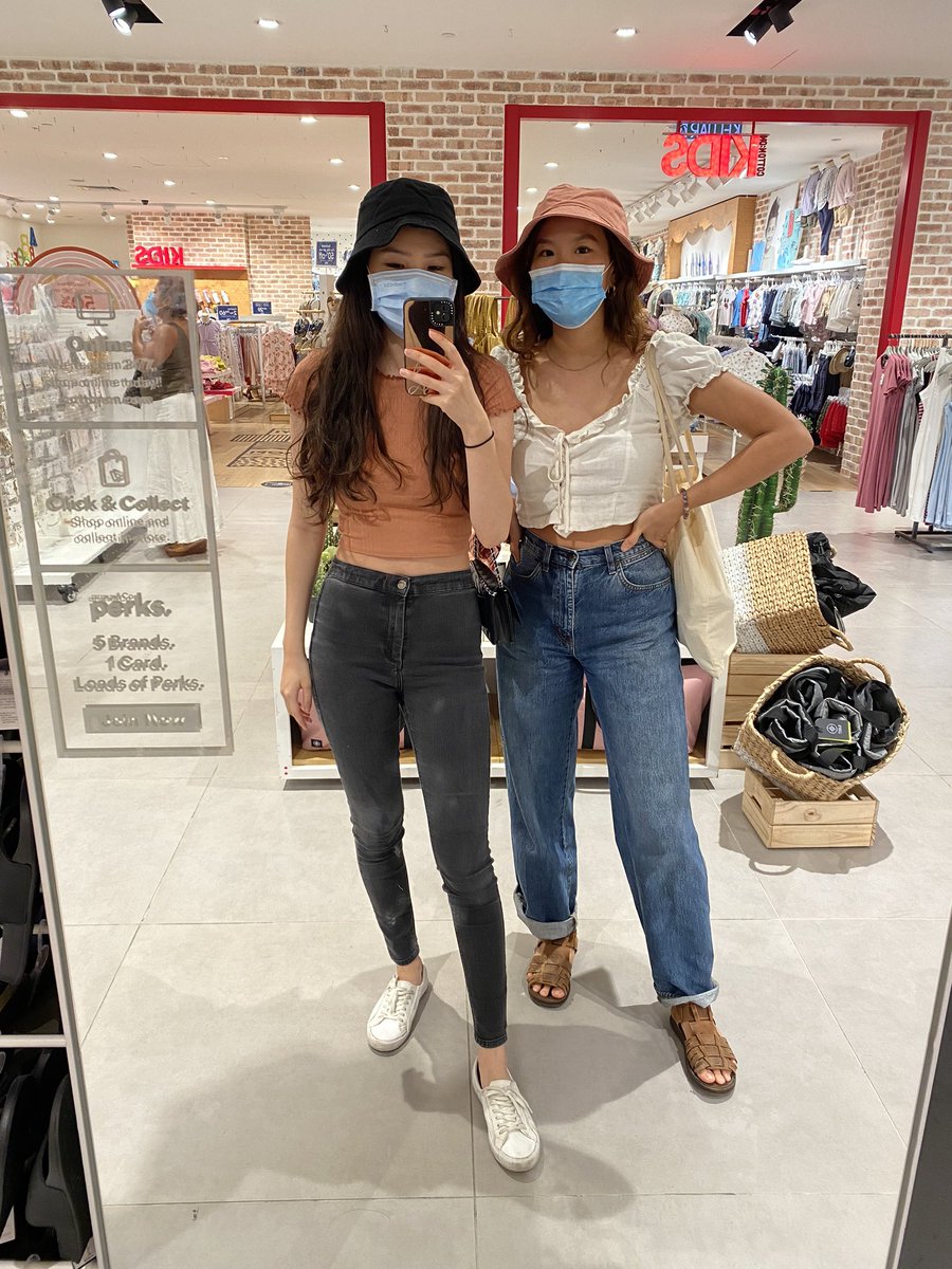 Szelinnn's tweet photo. I’m gonna miss you so so much! 💔 see you when I see you @koezan https://t.co/tfrOpPgw5a