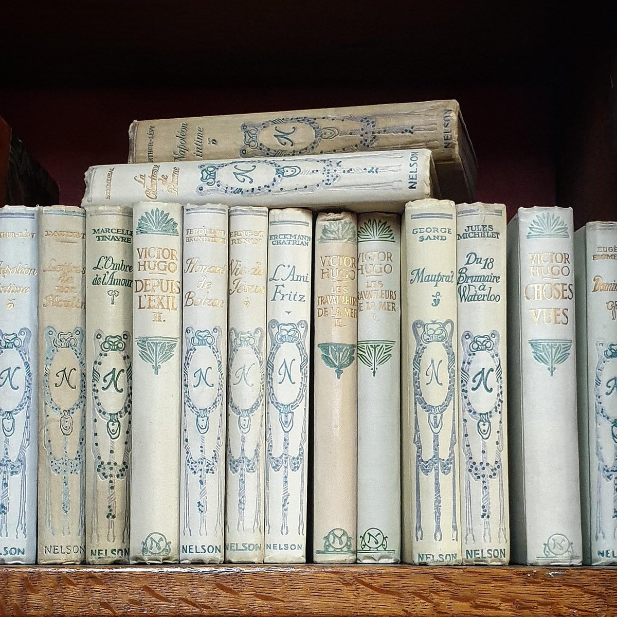 LibrairieHuret's tweet photo. Connaissez-vous la collection Nelson, créée dans les années 1910 à Paris ?

Hugo, Sand, Michelet, Balzac, Stendhal... découvrez ces classiques à petit prix disponibles à la librairie !

👉 En vente : 10€ l'exemplaire. https://t.co/6ZthU13cFb