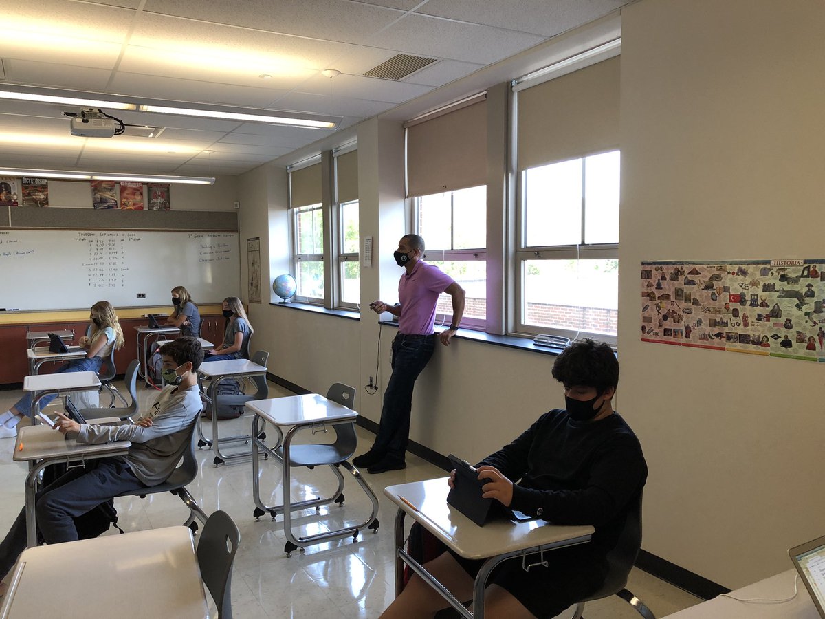 QuakerValleyMS's tweet photo. Creating a Classroom Constitution in History class, and completing a class/lab scavenger hunt in science! https://t.co/KEWoJpj1fs