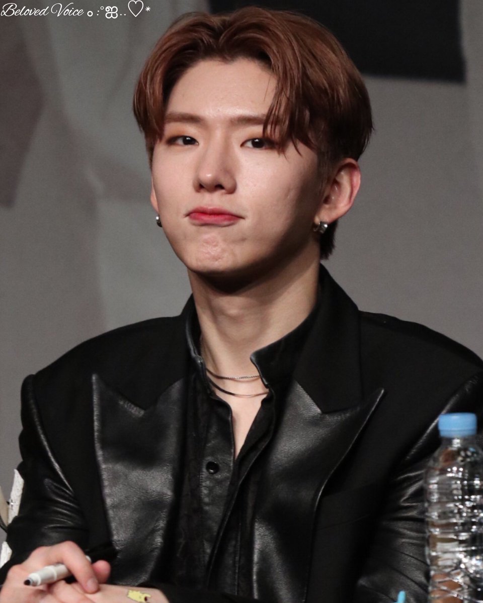 kihyun and his walnut chin ; a very cute thread !!