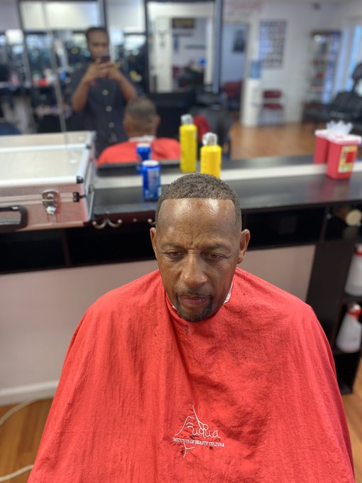 #StudentBarber 💈 https://t.co/as7dkekjtb<a href="/tag/studentbarber"class="tags">#StudentBarber</a>