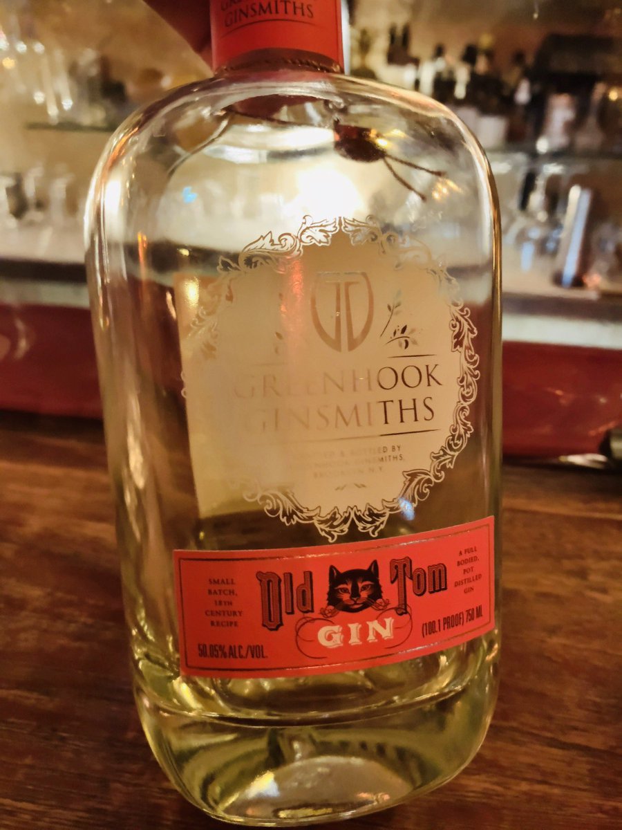 shink19's tweet photo. 今日は熟成ジン。Greenhook Ginsmiths Old Tom Gin。これまた面白いー。ジンジャー、シナモン、オレンジ、レモン、胡椒、ハッカ、山椒などのニュアンス。なんつーか美味しい檜というか仏壇味(*_*) 丸くなくて超ドライでめちゃ好み〜
#ジン #Gin #Greenhook https://t.co/xuB96nIg5p