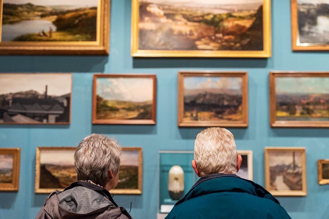 VisitSheffield's tweet photo. Escape the everyday with cultural events in #Sheffield this autumn!🍂 

Organisers from across the city have been busy creating an exciting programme of events and festivals over coming weeks, both live and online! https://t.co/AofWK6AKpG 

#SheffieldMakes #EscapeTheEveryday https://t.co/2Z6XL86wFo