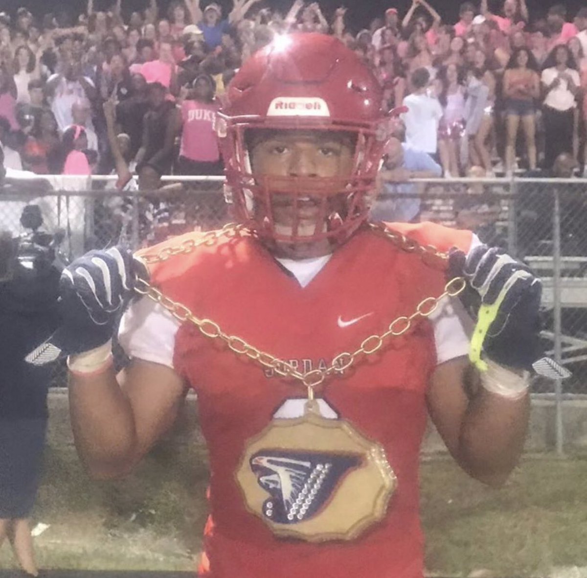 CoachRobMcLamb's tweet photo. #ThursdayThrowBack Andrew Hayes

Jordan’s first 1,000-yard rusher in 12 years. 

Andrew’s family has a great legacy at Jordan. The best thing I can say about him is he held up his end of the deal. I wish the Hayes family well. I’ve no doubt Andrew will do great at WSSU &amp; in life. https://t.co/ZGwmJthTgI