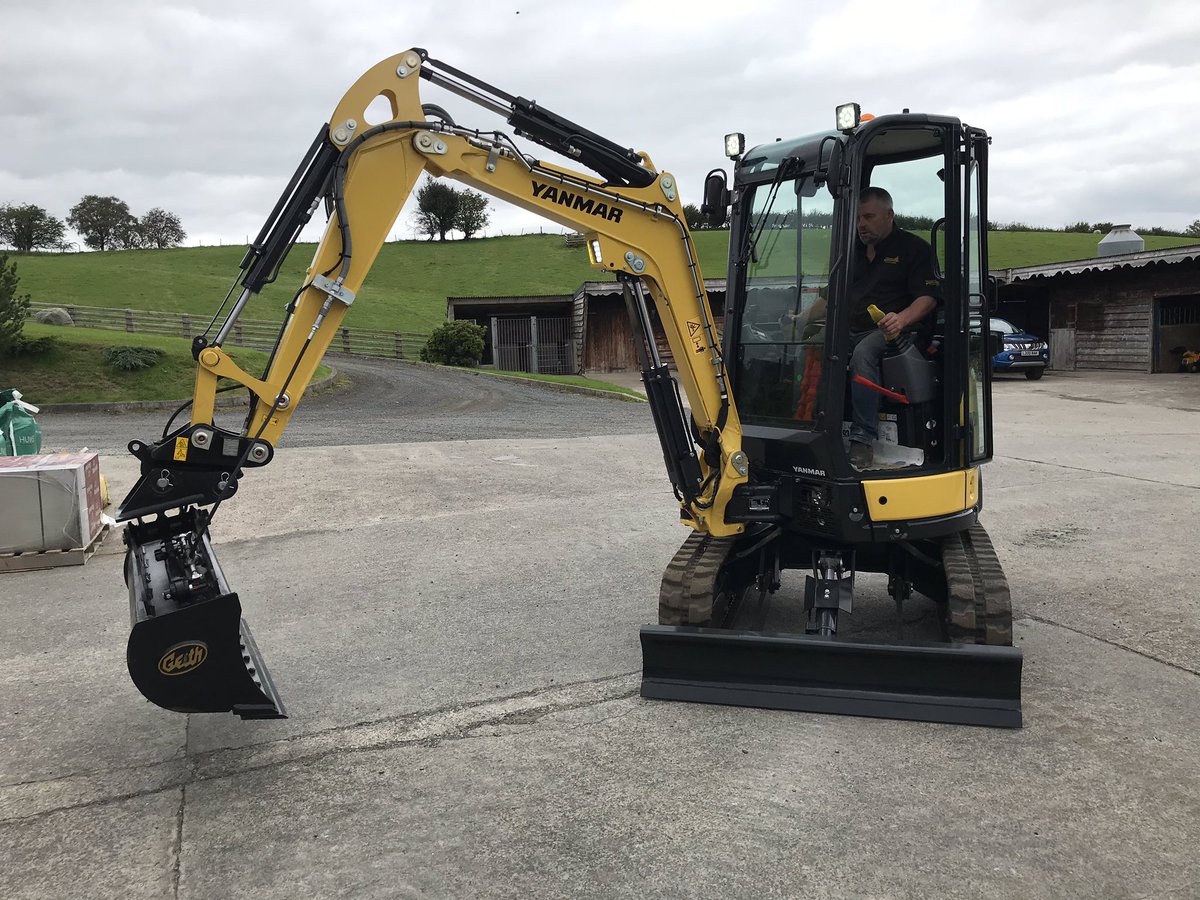 JohnstonPlant's tweet photo. Another new Yanmar delivered today. This time the VIO27-6 Zero Tail Swing complete with Geith hyd hitch, tilting grading bucket and Arrowhead R45 Breaker. #yanmar #geith #arrowheadrockdrill https://t.co/EEGds4105o