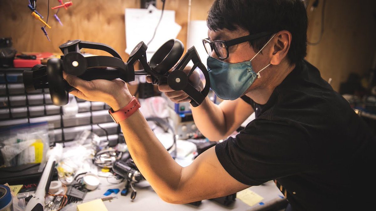 testedcom's tweet photo. Hands-On with @TacticalHaptics' SaberGrip VR Controller (Spoiler alert: It's one of the most compelling haptics implementations we've tried.) https://t.co/8ZXjBN2mre https://t.co/oobELsGfL0