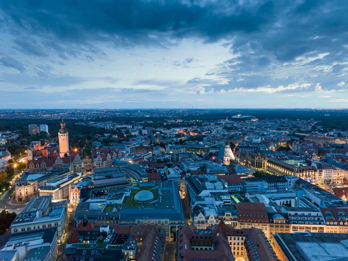 LeipzigTourist's tweet photo. ☀️ #LeipzigLockt ☀️
Guten Abend! Wir hoffen, du hattest einen angenehmen Tag. Das Wochenende steht vor der Tür und in #LieblingsLeipzig wird nochmal schönes Wetter. Wie nutzt du die freien Tage am Wochenende? Bis morgen! 🌙
© Tom Schulze https://t.co/ByqY32lHGL