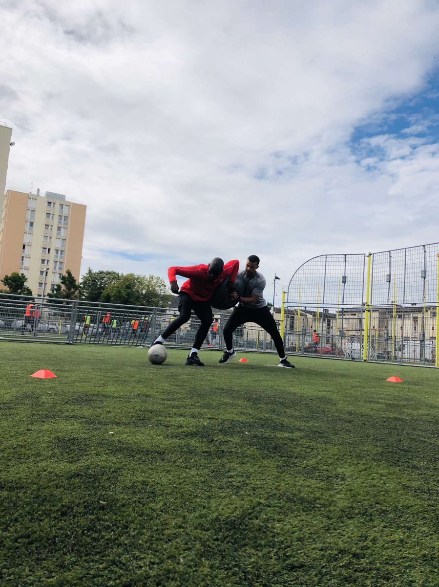 sa__my___'s tweet photo. Au charbon 💪🏾🙏🏾
Merci à toi @WissaEli d'avoir fait confiance à SbPower 🏴⚔️
#SbPower #WorkHard @OL https://t.co/HwUy3yIcGb