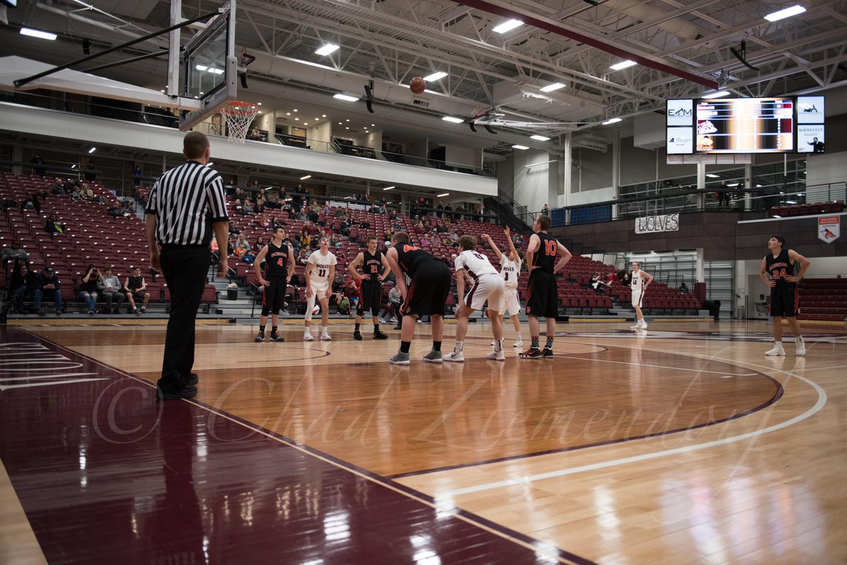 InnovoxAudio's tweet photo. Whether your school is open for sporting events or you're listening from home, you'll never miss a play with our Hybrid Line Array speakers - custom built and designed specifically for your space. Feel free to give us a call today -->> https://t.co/QkEMZGkmn6

#proaudio #prosound https://t.co/eRdfvWbTaQ