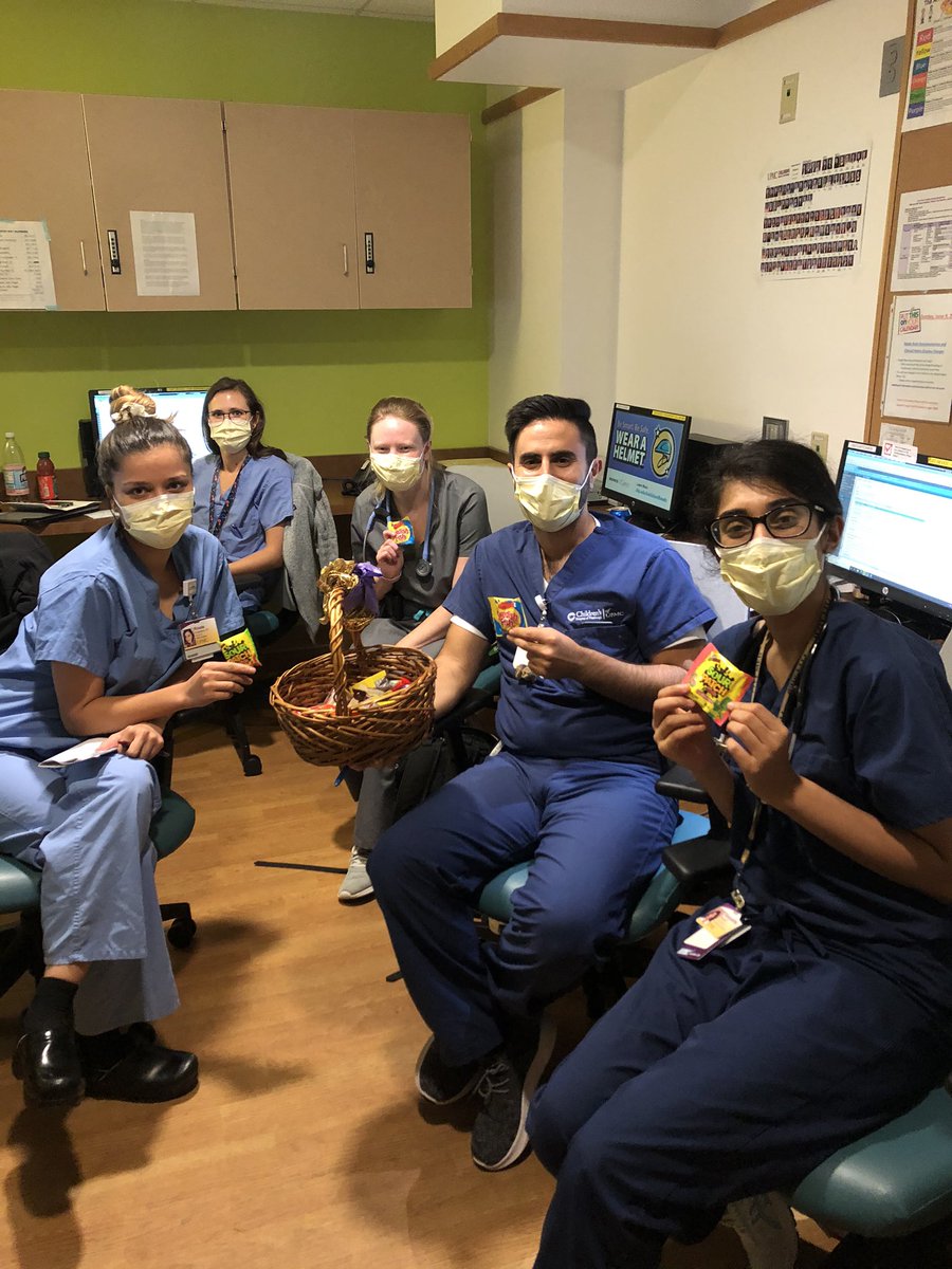 residentsofchp's tweet photo. Every week the Chiefs go on Candy Rounds to check in and spread joy! A favorite time of the week for the chiefs and residents! #CHPeds #PedsMatch21 #candyrounds @CHPPedSDP @ChildrensPgh https://t.co/we1vwWDQCH