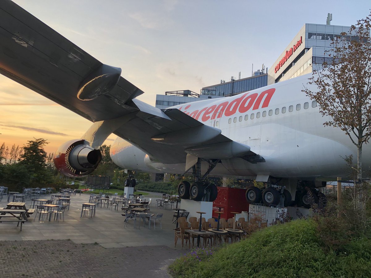 Geslaagde verkoopvergadering in Den Haag vandaag, met na een mooie ronde Amsterdam nu een nachtje bij Corendon. Inclusief 747 in de tuin. Tóch nog een soort ‘vliegvakantie’ dit jaar... ✈️😴