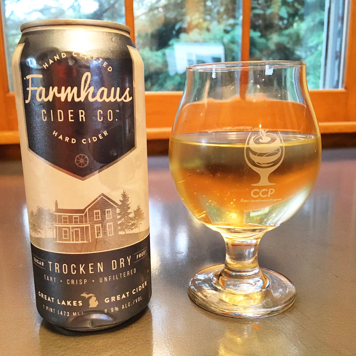 Alongcameacider's tweet photo. My review of @farmhaus Trocken Dry #cider and my excitement for #waciderweek! https://t.co/yQxnyi00ar https://t.co/l2j5JDvznh