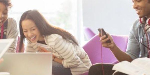CampusCommandos's tweet photo. Been struggling to reach college students? We got you covered:
#brandambassador #branding #collegemarketing #college #campusbloggers #campusrep #marketing
https://t.co/K3ot13By9u https://t.co/S8DZkeHA9p