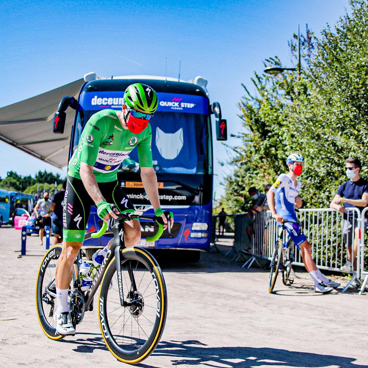 Enjoyed another day in green. 🍀
📸 <a href="/BeelWout/">Wout Beel</a>
#TheWolfpack 
#tourdefrance2020