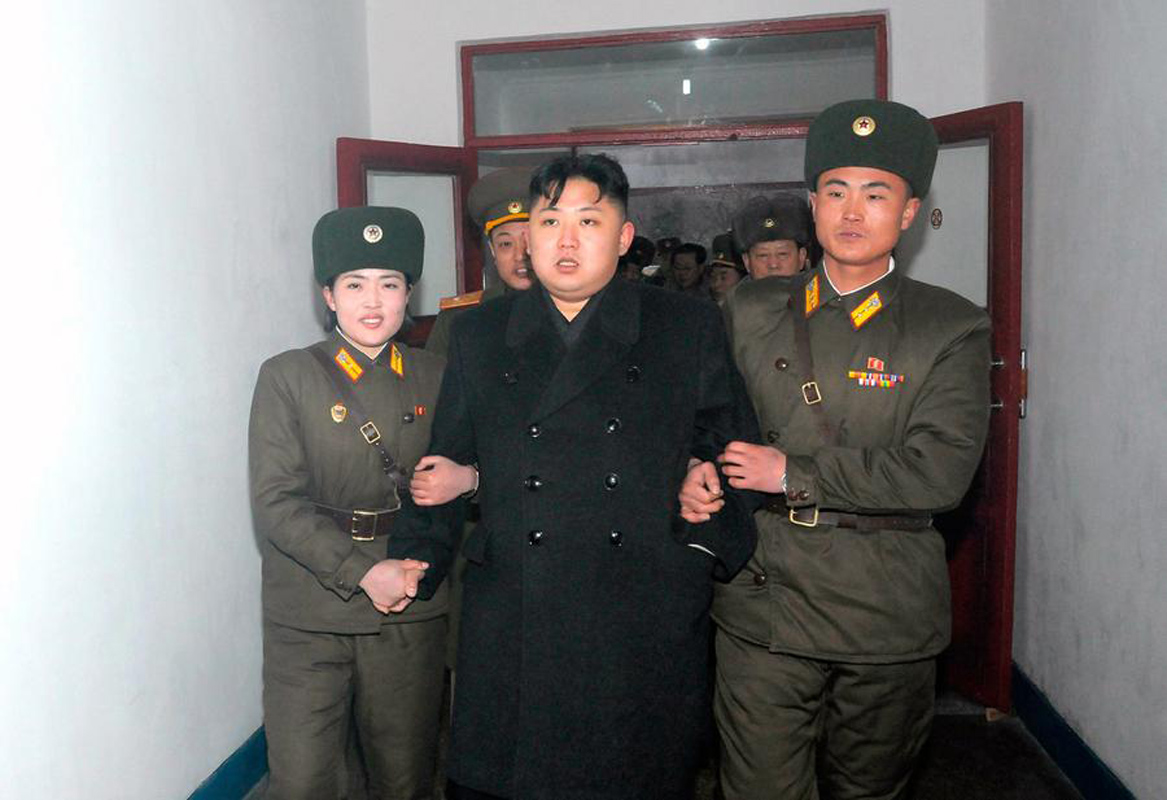 Kim is a FIGUREHEAD.Don't believe me?Sometimes the wrong picture gets out.Does this look like an absolute dictator?