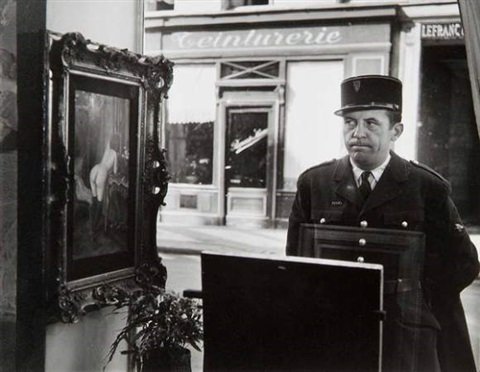 AnaBolena33's tweet photo. "No vemos jamás las cosas tal cual son, las vemos tal cual somos."
(Anaïs Nin)

© Robert Doisneau. (Le regard oblique) https://t.co/csfEKrHMaf