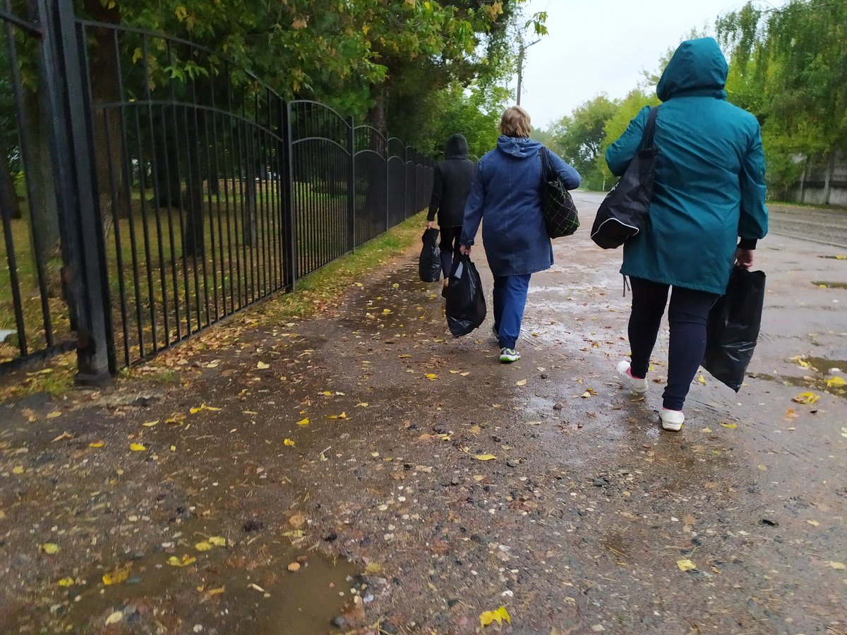 AA_Sergeev's tweet image. Напоминаю, что сотрудники Богородского интерната для инвалидов все так же регулярно выходят с работы с одинаковыми черными сумками вероятно до отказа набитые продуктами питания, которые не смогли или не успели съесть тяжело больные женщины
@ivanovoobl @dszn_ivanovo