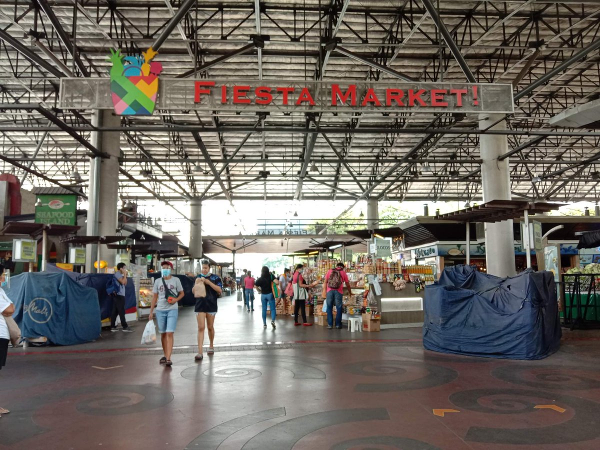taguigeno's tweet photo. NEW NORMAL MARKET MARKET

Jha Ocimaer shared to us how @MarketMarketBGC looks like today.

READ: https://t.co/QhUEjf7DCO https://t.co/R8ZQvgc0DR