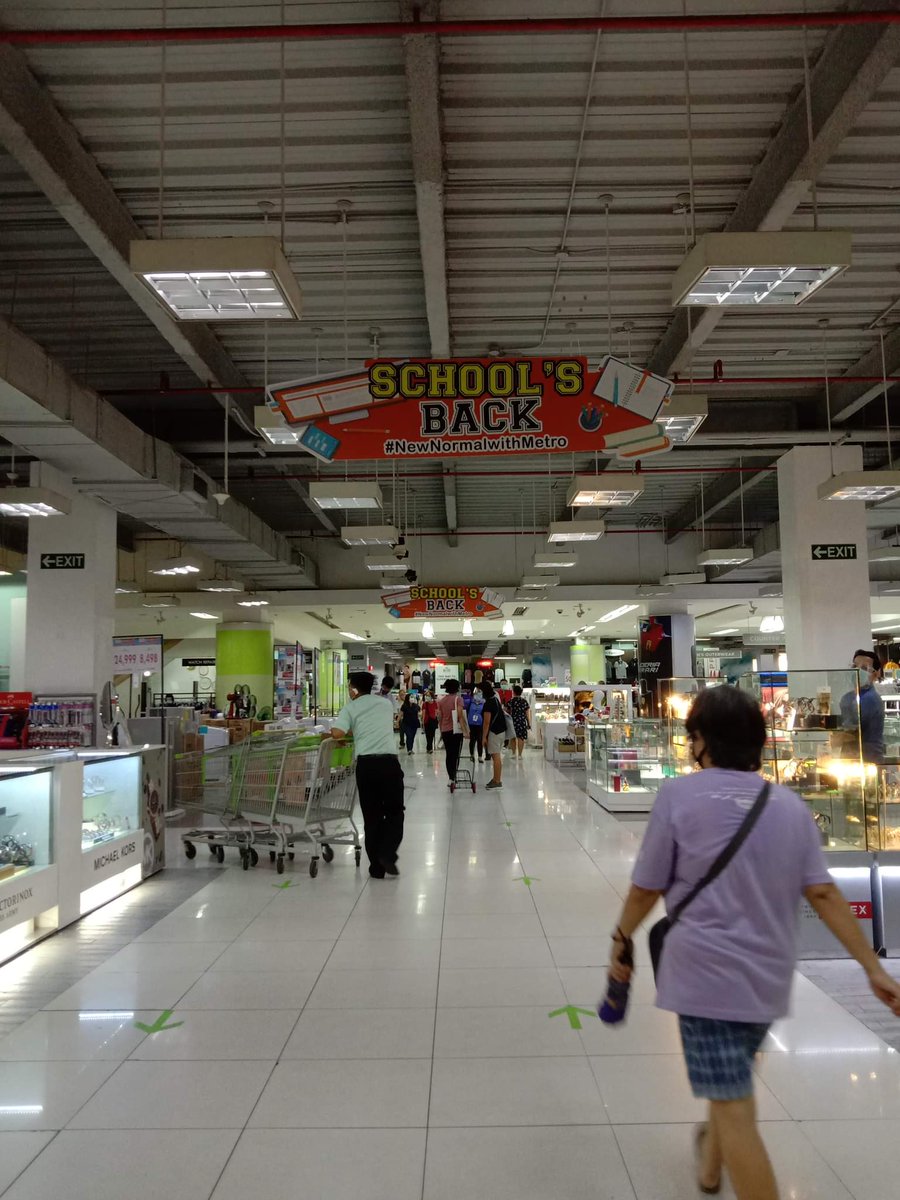 taguigeno's tweet photo. NEW NORMAL MARKET MARKET

Jha Ocimaer shared to us how @MarketMarketBGC looks like today.

READ: https://t.co/QhUEjf7DCO https://t.co/R8ZQvgc0DR