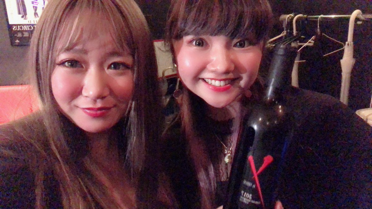 10s21K's tweet photo. 青木様Birthdayはお決まりのYwine❤️

#YOSHIKIwine🍷💓🍷
#もちろん自分で入れたwineを持ち帰り部屋に飾るwww
#YOSHIKIwineマジでうますぎるー✨
#YOSHIKIwineで免疫上げる https://t.co/10DSKucG7m