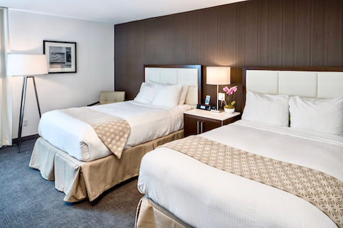 WebersA2's tweet photo. Enjoy 5-Star room service away from the crowd! Our dining staff will bring your meal, overseen by our “serve safe certified” managers. Book your stay today! #Webers #AnnArborHotels https://t.co/p5ISsGUH32 https://t.co/M2h66LUqhw