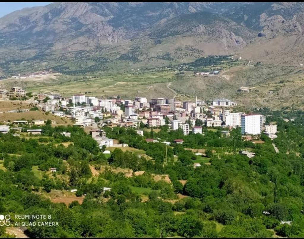 Batman'ımızın genç nüfusu bakımından 2. Sırada olan kıymetli Sason'lu kardeşlerimiz.  Önümüzdeki kongrede sizlerde yönetimde yer alıp aramızda olmak istiyorsanız linkteki formu doldurunuz. ⏬⏬
kongre.akgenclik.org.tr/batman_sason.h…