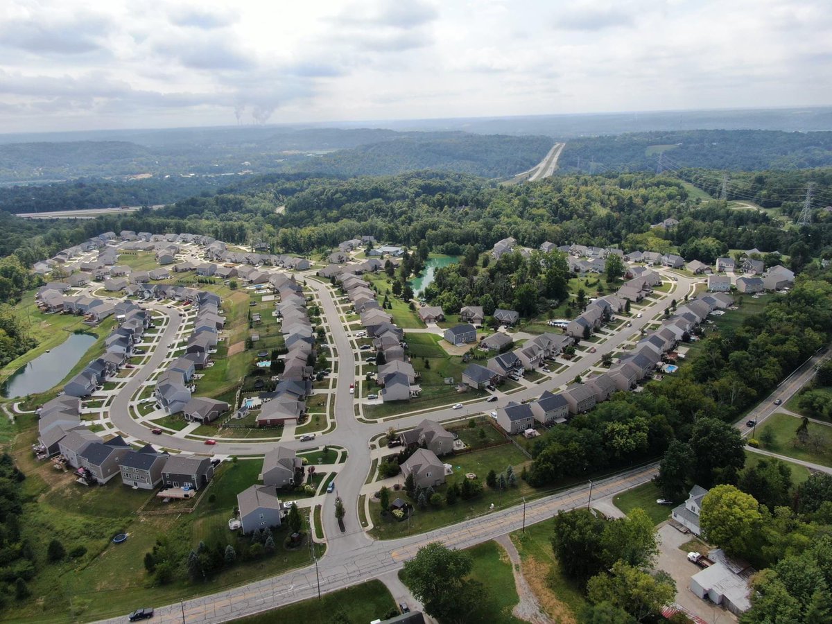 TriSt_Aeroview's tweet photo. New build community Glendower in Cleves, OH.  A framed picture of one’s community/house is a great gift idea.  Contact TriSt_Aeroview for your aerial photography needs. #aerialphotography #cincinnati #community #westside #harrison #cleves #cincinnatirealestate #survey https://t.co/5kcdiQghZV