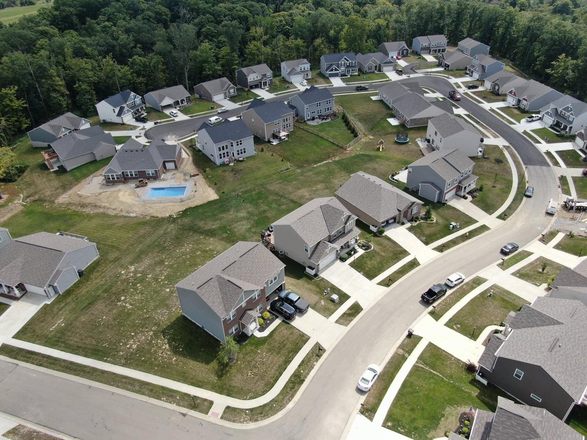 TriSt_Aeroview's tweet photo. New build community Glendower in Cleves, OH.  A framed picture of one’s community/house is a great gift idea.  Contact TriSt_Aeroview for your aerial photography needs. #aerialphotography #cincinnati #community #westside #harrison #cleves #cincinnatirealestate #survey https://t.co/5kcdiQghZV