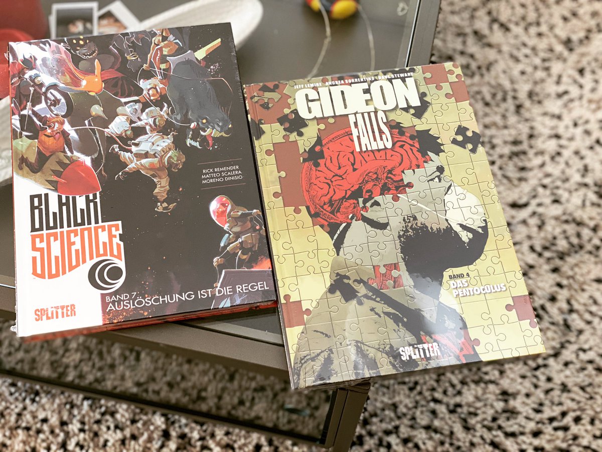 Vincisblog's tweet photo. Heute ist großer #Splitter #Liefertag 🤩🤩🤩
Runde III mit #BlackScience 7 und #GideonFalls 4
@SplitterVerlag #comic #comics #comicbook #comicbuch #loot #comicloot #lesen #ScienceFiction #JeffLemire #AndreaSorrentino #RickRemender https://t.co/X7XWkwNsr5