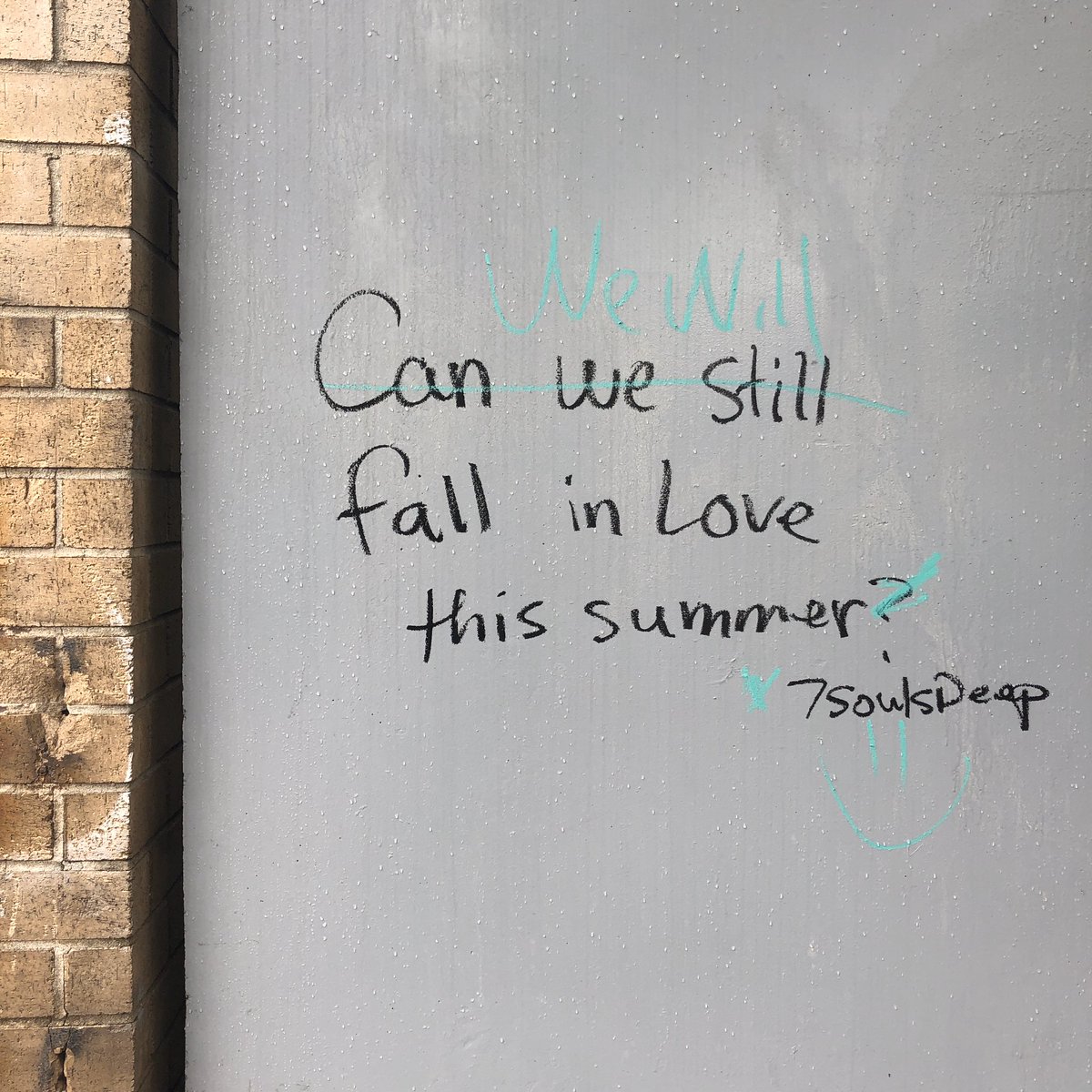 LaikaSpaceDog's tweet photo. Apparently some big fans of “The Half of It” in Long Island City. @thatalicewu https://t.co/NIj0vckKjd