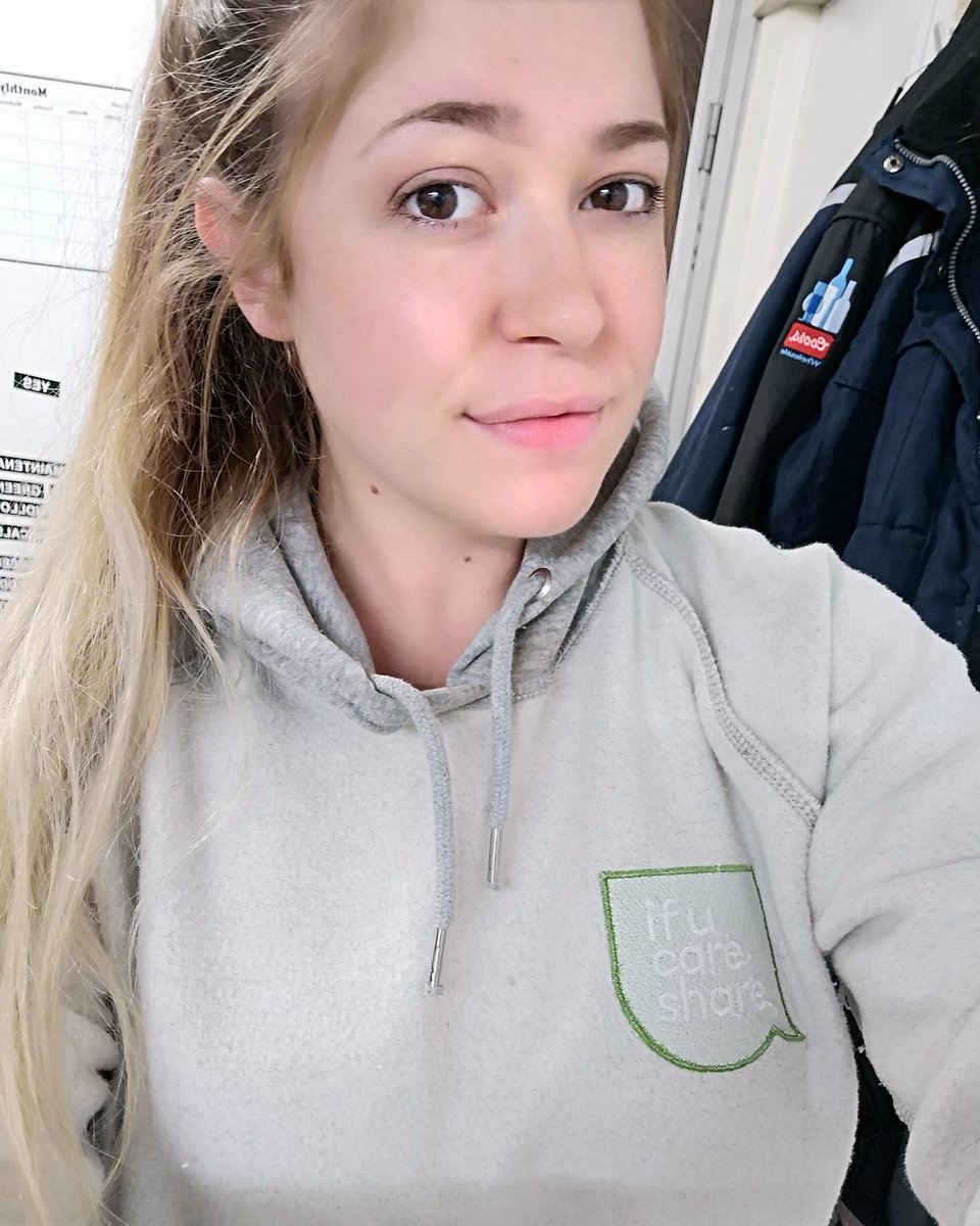 symonewitha_y's tweet photo. Today I'm joining @ifucareshare in going #InsideOut for #WorldSuicidePreventionDay and am encouraging people to #AskMeWhy!

Proud to be part of this organisation and will always be there for anyone who needs a friend 💚💚💚

#ThereIsAlwaysAWay https://t.co/ogHyxadFgs