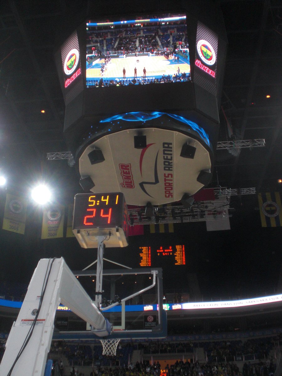 Ichiro Demachi 出町 一郎 على تويتر ヨーロッパのバスケットボール トルコ編その2です フェネルバフチェです トルコの4ビッグクラブのうちここだけ本拠地がボスポラス海峡のアジア側にあります 写真はnbaを意識したアリーナでの ユーロリーグですhttps T Co