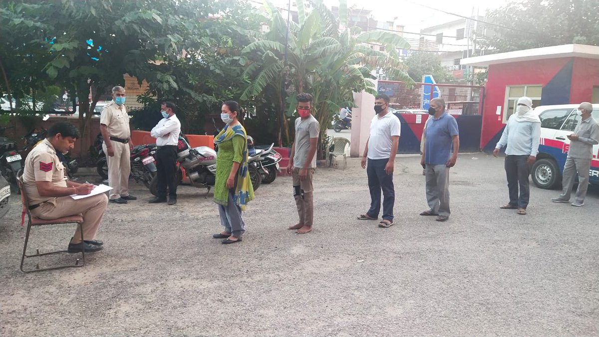 Streamlining Work.

Releasing the property found unclaimed, checking their claims and giving back to the rightful owners.
Ensuring quick disbursal and streamlines process. With proper Social Distancing

<a href="/LtGovDelhi/">LG Delhi</a> <a href="/CPDelhi/">CP Delhi #DilKiPolice</a> <a href="/DelhiPolice/">Delhi Police</a> 

#SocialDistancing #KeeoingDelhiSafe