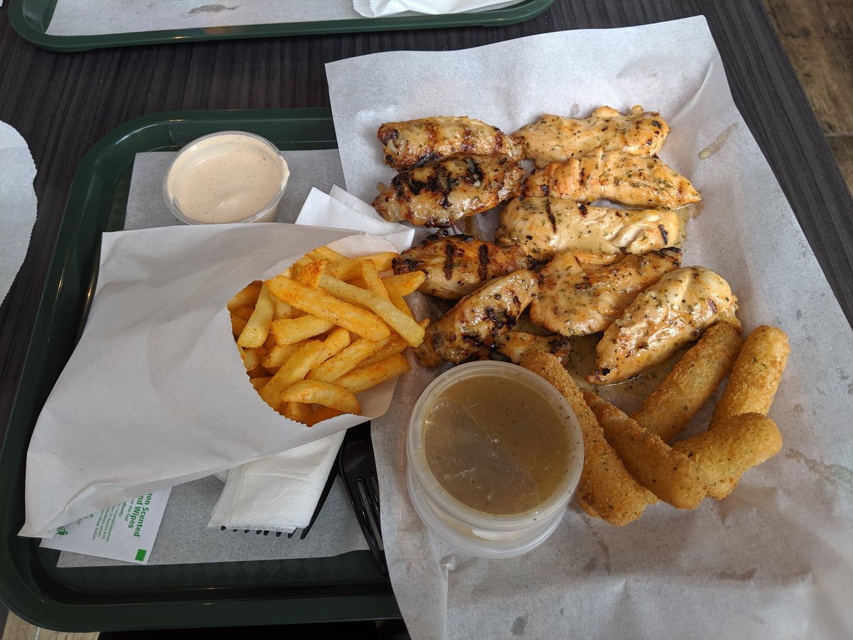 DARO_SSJ's tweet photo. Eat out to help out days!
Helped save the economy every day poss and smashed monster scrans like this on the reg 💪💪💪 10x lamb chop family platter, chicken burger, wings, strips & mozza sticks!
#EBOSS https://t.co/4ePaiw0Sns
