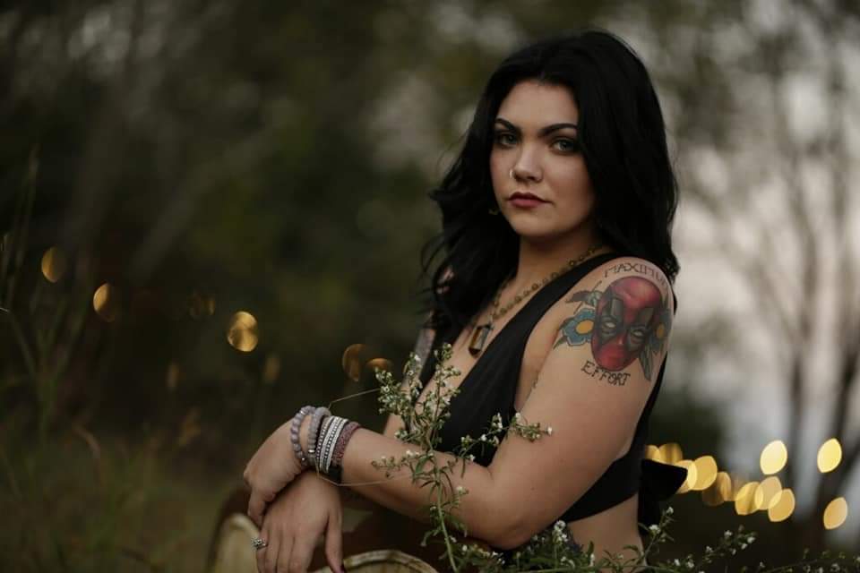Daredevil_13_67's tweet photo. #ThursdayTats #JadeMoore #Songstress #BruNaughties #SoulWindows #BodyArt #Bosoms #HalterTops https://t.co/is7VcF82TS