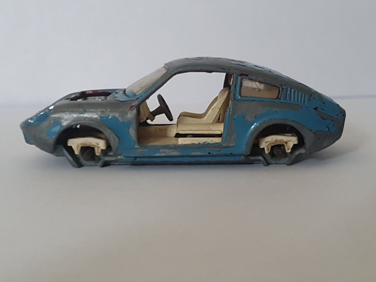 WeLoveDiecast's tweet photo. Here's our #BashedUpThursday entry Corgi Diecast Toys No 341 Mini Marcos GT850 #WeLoveDiecast #Corgi #CorgiToys #MiniMarcos #Diecast #VintageToy #ToyCar https://t.co/87pM3UDbTJ