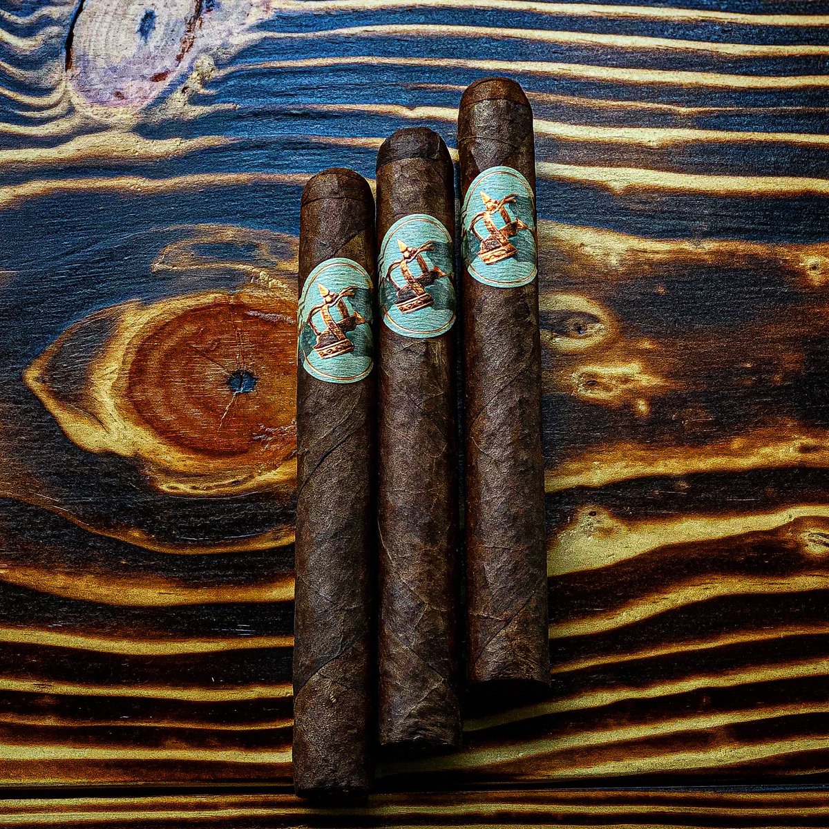 Cigarheadz1's tweet photo. We’re back! Check out episode #93 we discuss the upcoming @nfl season and talk @nba playoffs! We go over some news and stuff. Finally we review the #alloutkings a @drewestatecigar and @caldwellcigars collab! #cigarheadzpodcast #cigarian #podcast #podcaster https://t.co/9ljfFwvLF2