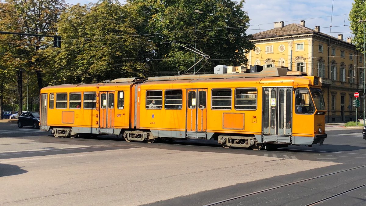 AndreasWiede's tweet photo. Some older generation #trams seen (and travelled on) in #Milano and #Torino ๐ฎ๐น. The trams seen in Milan have been built in the late 1920s, hence their nicknames #Ventotto or #tipo1928. The Torino ones are based on components from the 1930s. #ATM #ATMMilano #PeterWitt #GTT https://t.co/oGWLSVDNZr