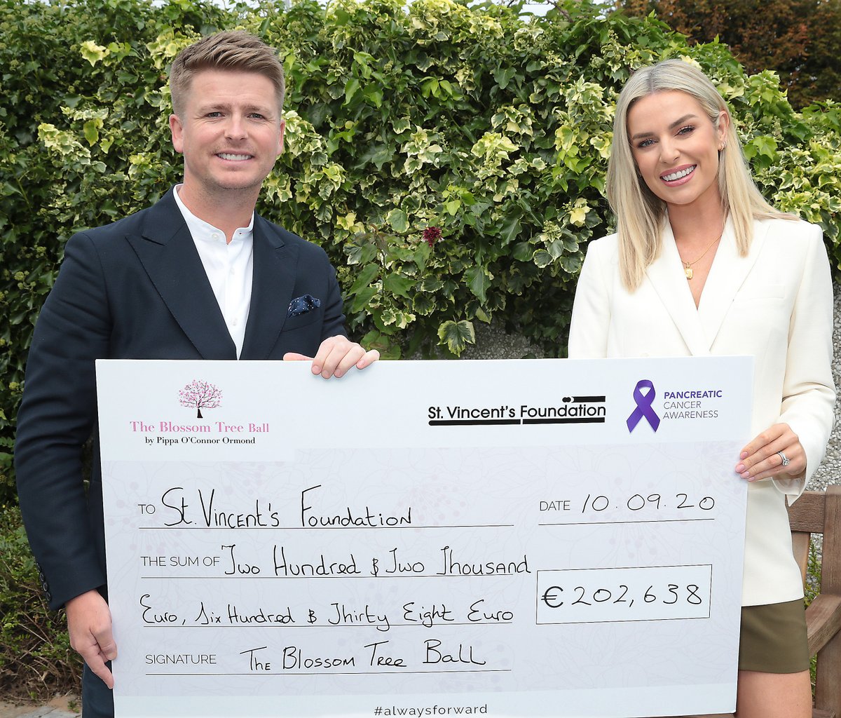 .@pipsypie and @brianormond79 present €200k cheque to St Vincent’s Hospital – in honour of their late friend bit.ly/3hoROVW