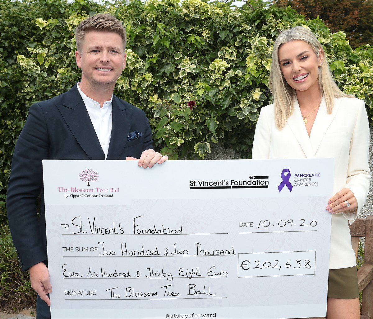 Goss.ie (@goss_ie) on Twitter photo .<a href="/pipsypie/">Pippa O'ConnorOrmond</a> and <a href="/brianormond79/">Brian Ormond</a>
present €200k cheque to St Vincent’s Hospital – in honour of their late friend bit.ly/3hoROVW .<a href="/pipsypie/">Pippa O'ConnorOrmond</a> and <a href="/brianormond79/">Brian Ormond</a>
present €200k cheque to St Vincent’s Hospital – in honour of their late friend bit.ly/3hoROVW
