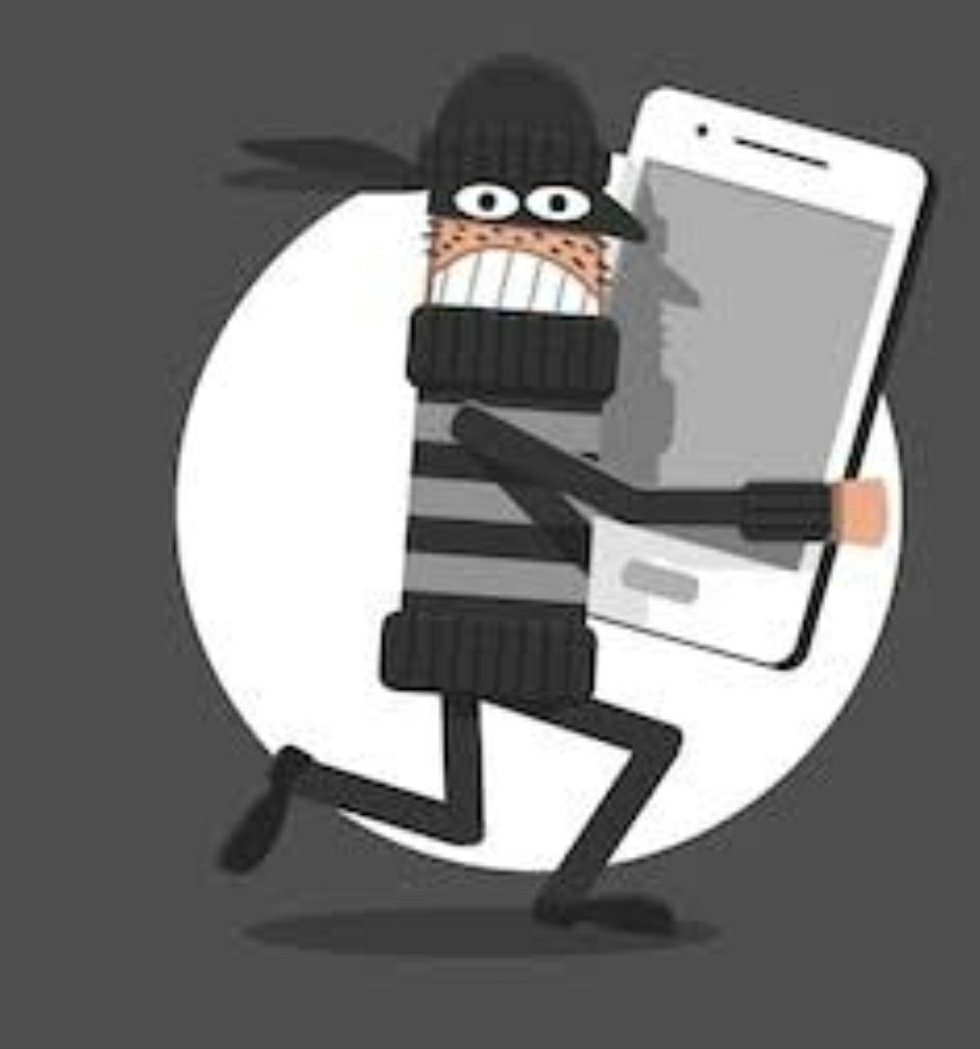 Just a PHONE call away

The Patrolling team of Dwarka acted in time when they got a call of Mobile Phone been snatched, early morning today. The accused was chased &amp; nabbed and Phone returned to the owner. Prompt action enabled the recovery! 

<a href="/LtGovDelhi/">LG Delhi</a> <a href="/CPDelhi/">CP Delhi #DilKiPolice</a> <a href="/DelhiPolice/">Delhi Police</a>