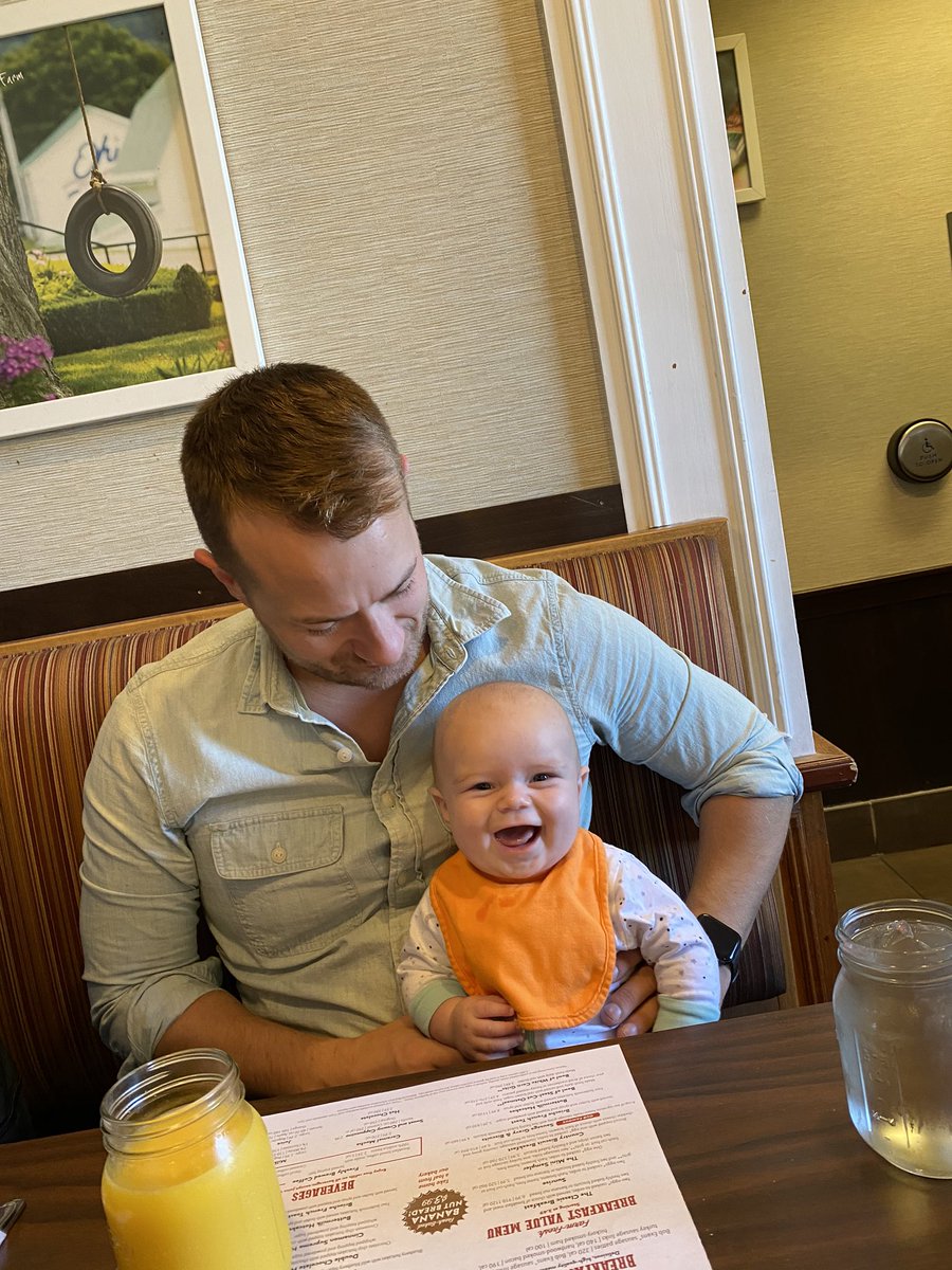 MEL_tmo's tweet photo. It’s been a crazy year to say the least &amp; we’ve been busier than ever! Thank you for always making time for our family, we love you! #HappyBirthday Ryan @RL_tmo!!! 🎉 ❤️ ♥️ 🎉 https://t.co/UIEguz0c5g