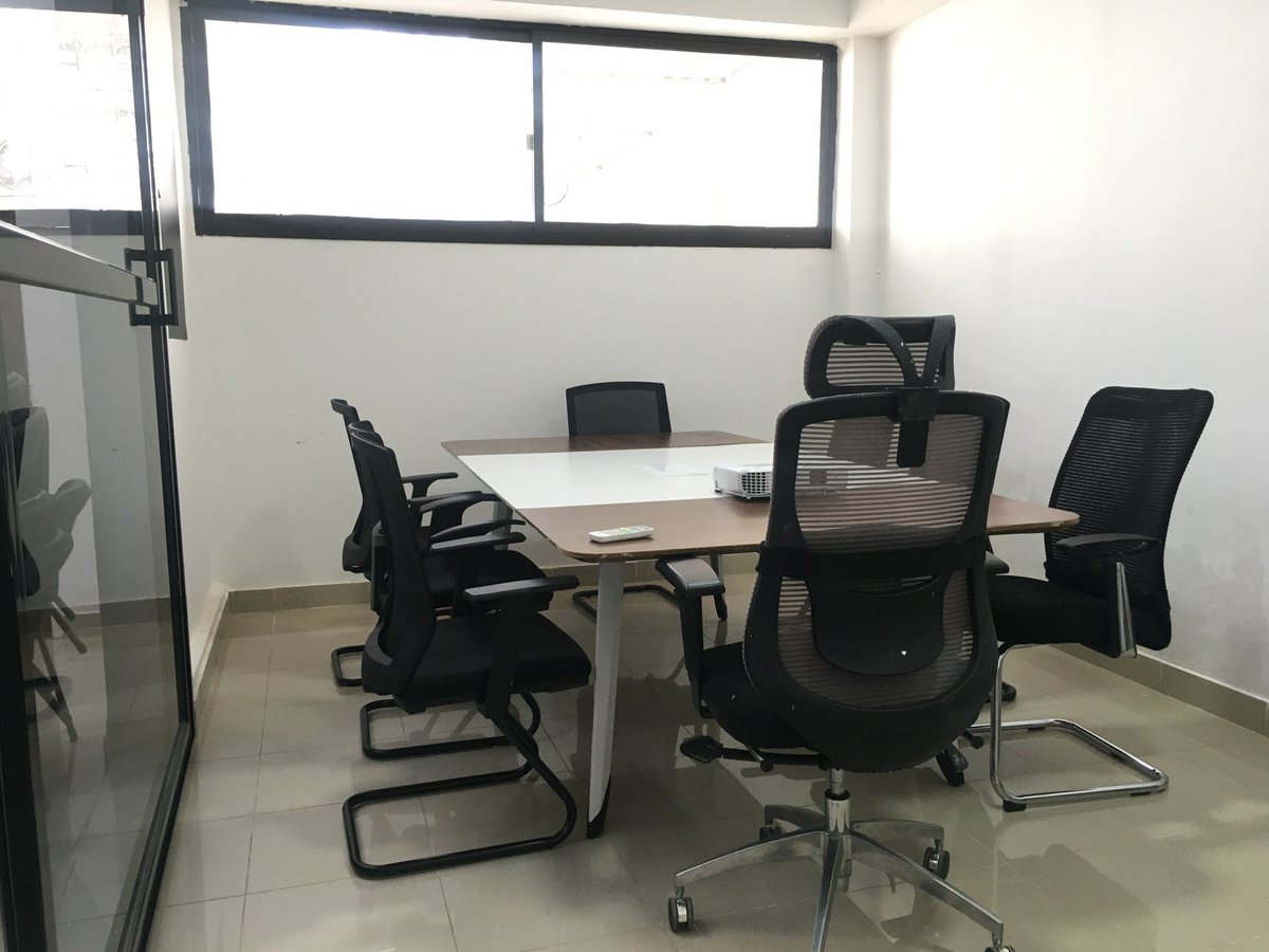 impacthubdakar's tweet photo. Impact Hub Dakar réouvre ses portes après 6 mois, ce Lundi 14 Septembre 2020.
Les tarifs de l'espace du HUB 🚀 :
- Bureaux privés à partir de 250.000CFA / mois.
- Une position coworking à 60.000CFA / mois (15 maximums disponible).
- Une position non climatisée à 40.000CFA / mois. https://t.co/aFdl6JXaDx