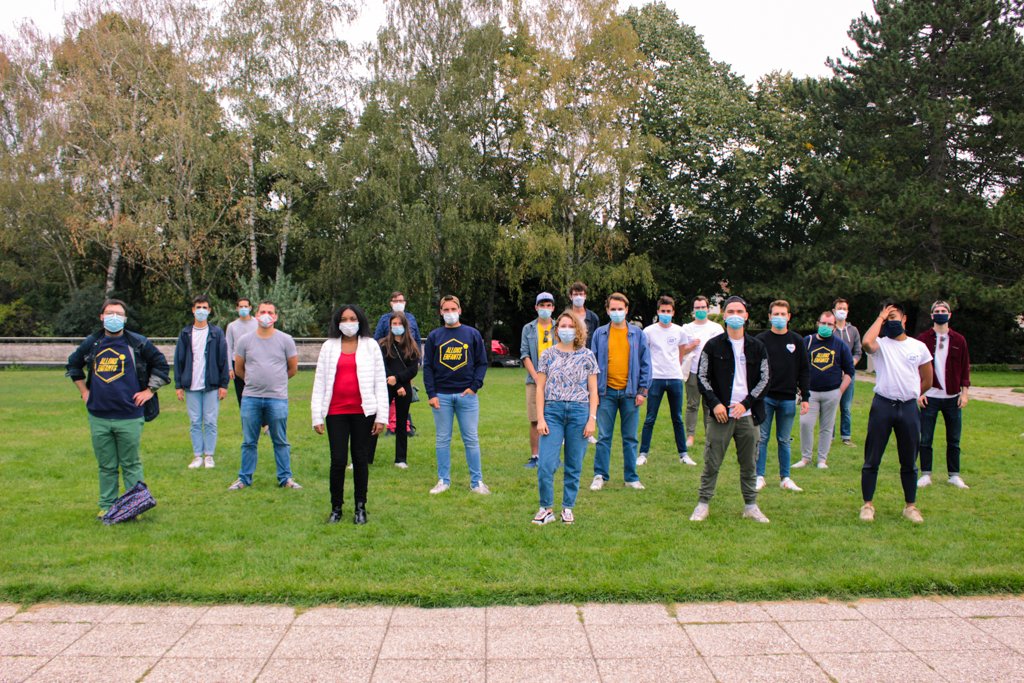 allonsenfants_'s tweet photo. 🏕️ Le week-end dernier, c'était le #SummerCamp d'AE près d'Auxerre ! Débats, discours, écologie populaire, territoires, jeunesse, de la cuisine, du sport, de la formation, notre avenir... Un moment riche en émotions pour nos membres et sympathisant.e.s de la France entière ! 🚀 https://t.co/KGEPypS95T