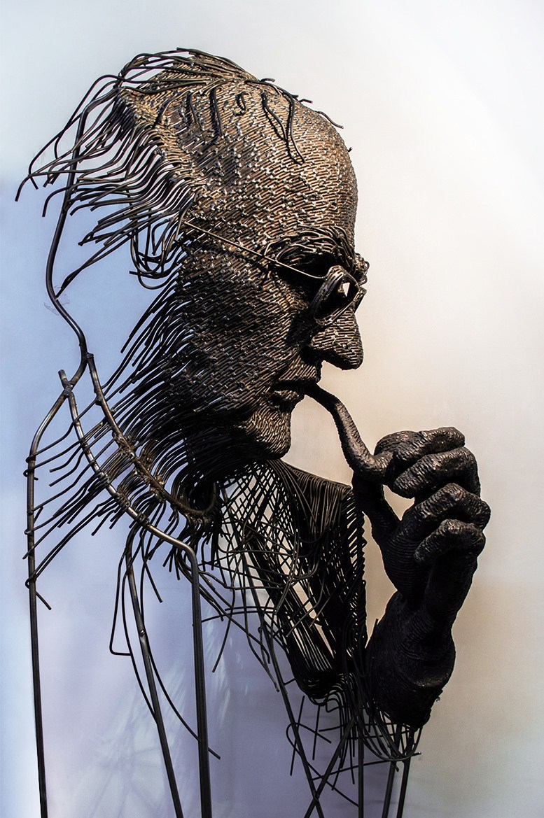 KarmycBazaar's tweet photo. Wow! Incredible wire sculptures of Darius Hulea (not at KB) https://t.co/IXK766QgtK