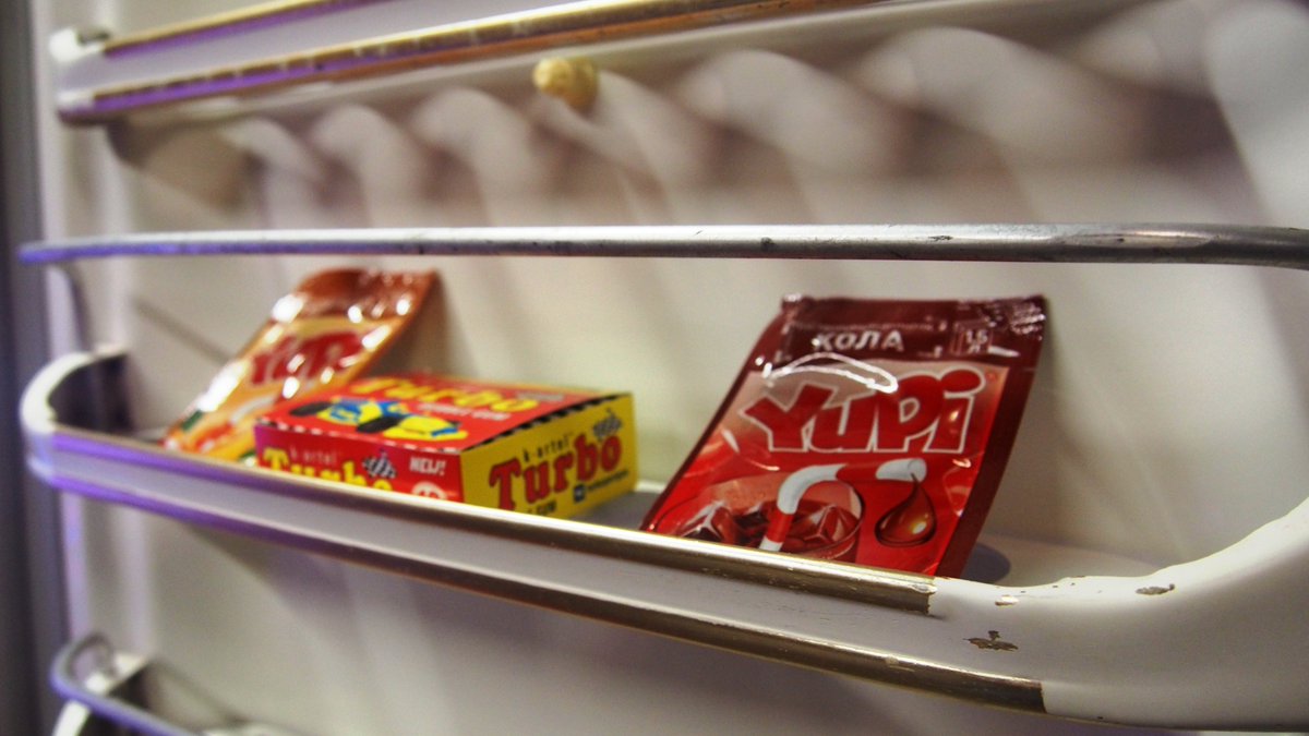 KAS6_SPb's tweet photo. Холодильник "МИР" 1965г.  #restoratoin #diy #russia #ussr #design #fridge https://t.co/r0rzpFNbQN