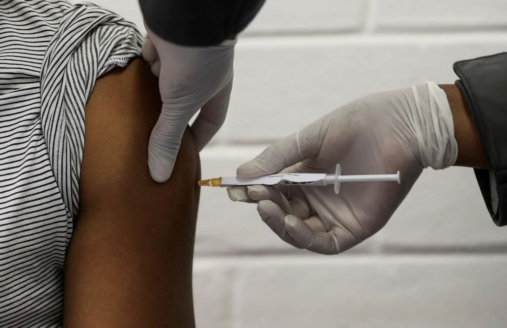 LILYFRESH7's tweet photo. Investment in data and artificial intelligence or AI will be a key tool driving health system improvements during and after the COVID_19 pandemic in Africa, according to a new report by Novartis Foundation and Microsoft. https://t.co/qAwN80E2sg