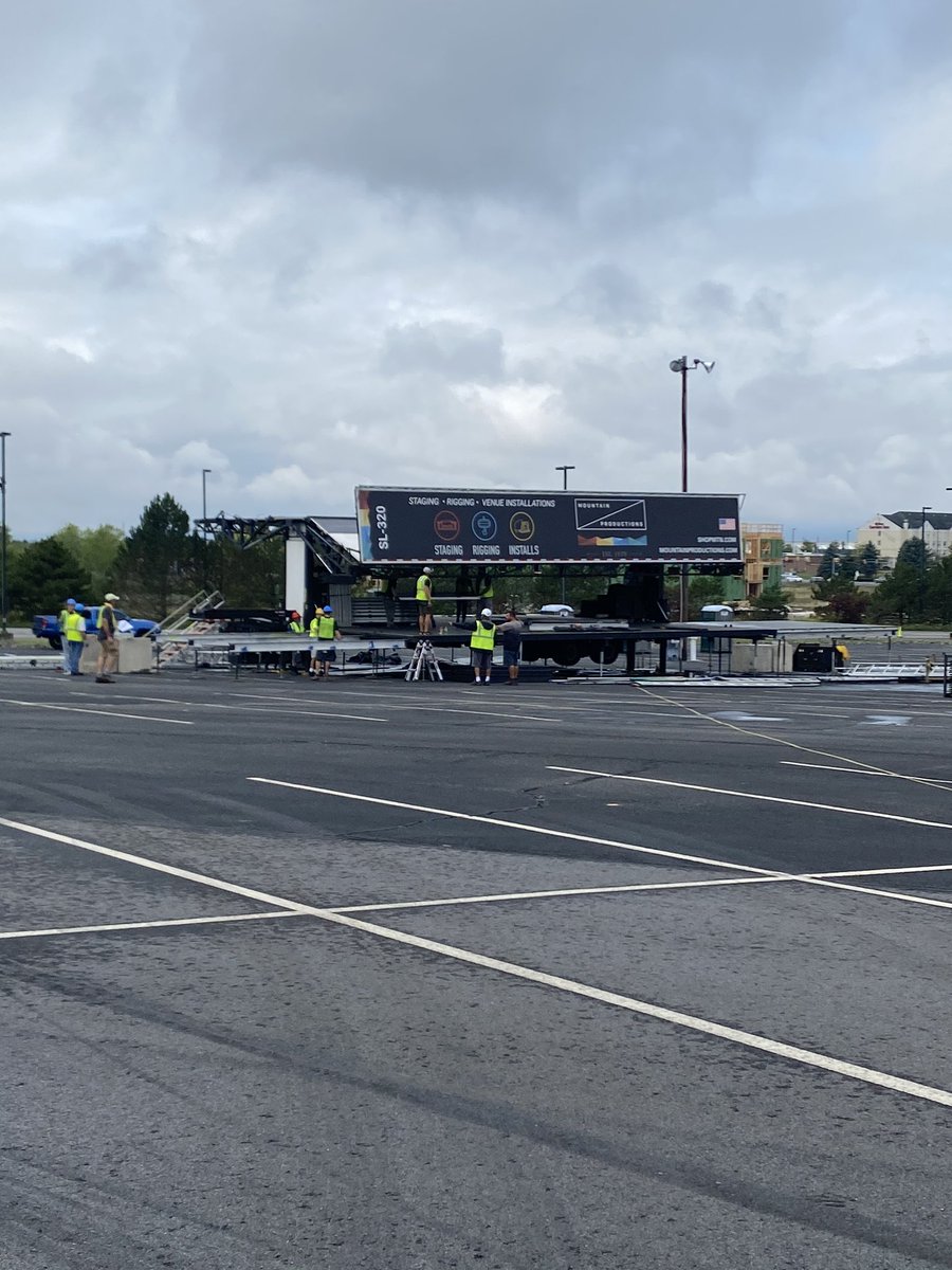 Stage is shaping up nicely.  See you Friday <a href="/BillyStrings/">Billy Strings</a>. @MoSunArenaPA <a href="/egar66/">Brandon Carlin</a> #drivein